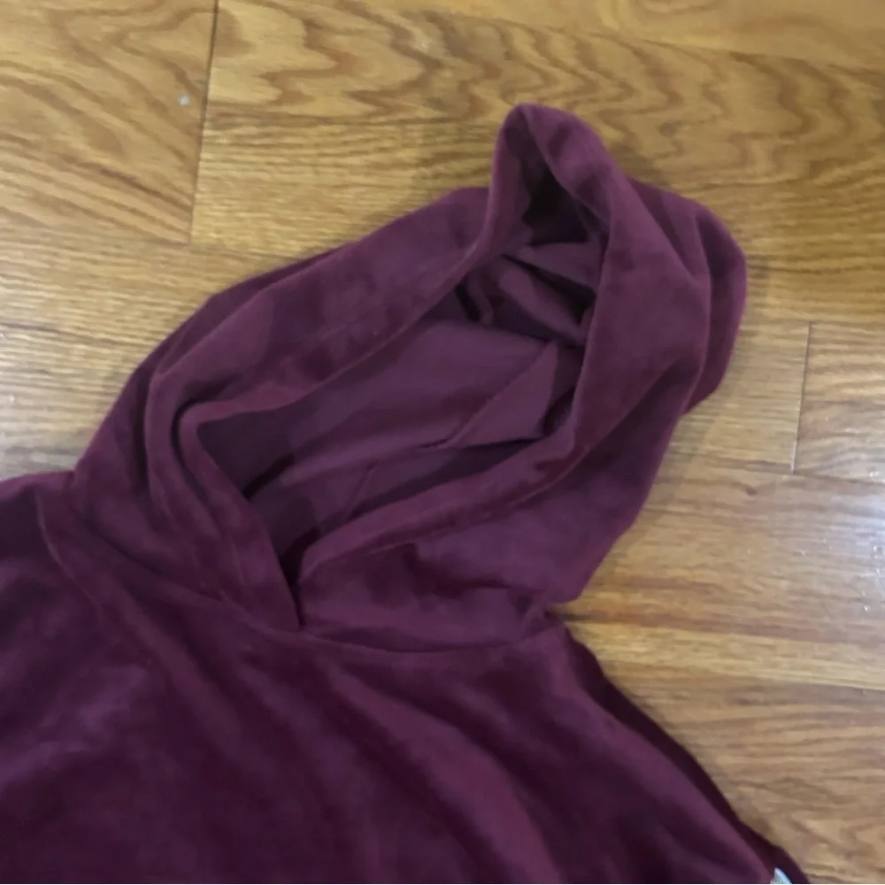 Justice Active size 18/20 Burgundy Dance Hoodie gold Accents velvet cute crop